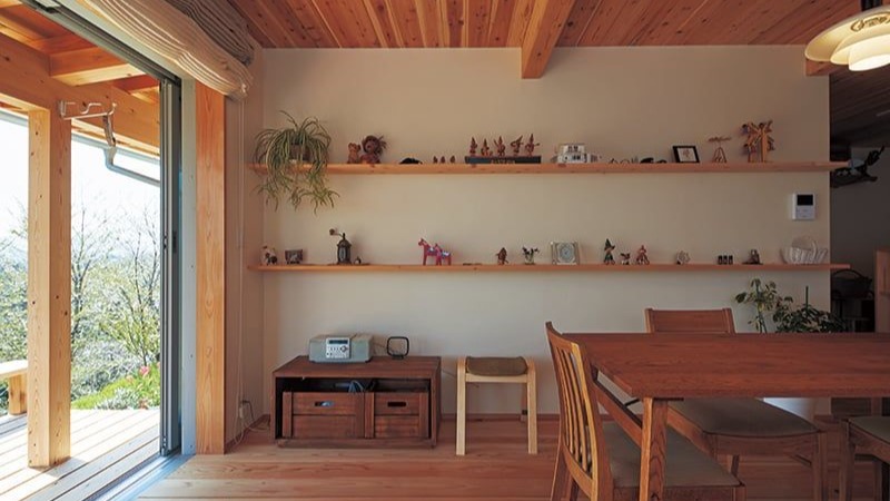 家具は、家と一緒に考えるもの。

主張しすぎず、

暮らしに溶け込む関係が理想です。

#チルチンびと 
#さとやま工房 
#さとやま設計社 
#自然素材 
#丁寧な暮らし