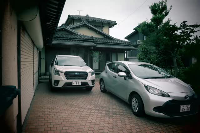 #さとやま工房 
遅ればせながら、いしかわクリエイトラボから寺井町へこの春に引っ越ししました。一般の民家ですが、広々していてとても使いやすい事務所です。建築資材等置いておけるガレージもあります。よかったら遊びに来てください。